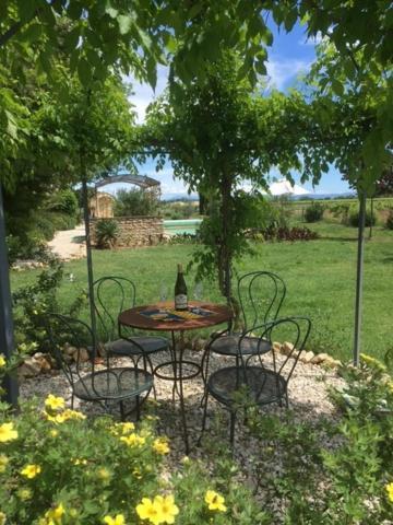 Mas De Costebelle Bed & Breakfast Bollène