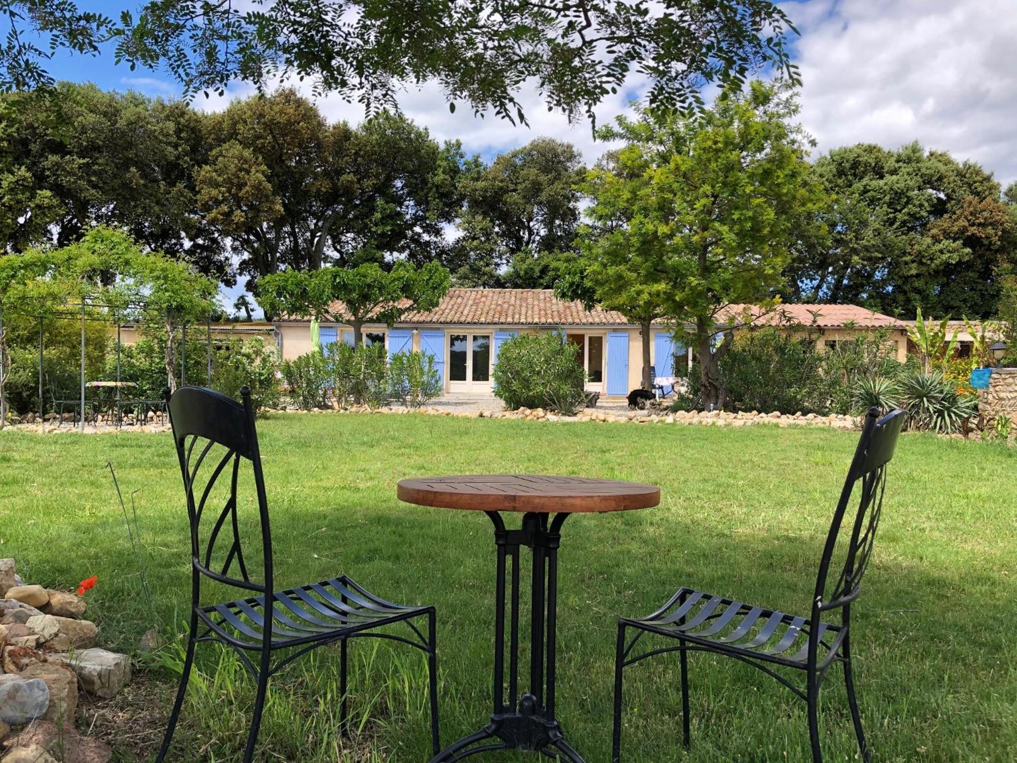 Mas De Costebelle Bed & Breakfast Bollène